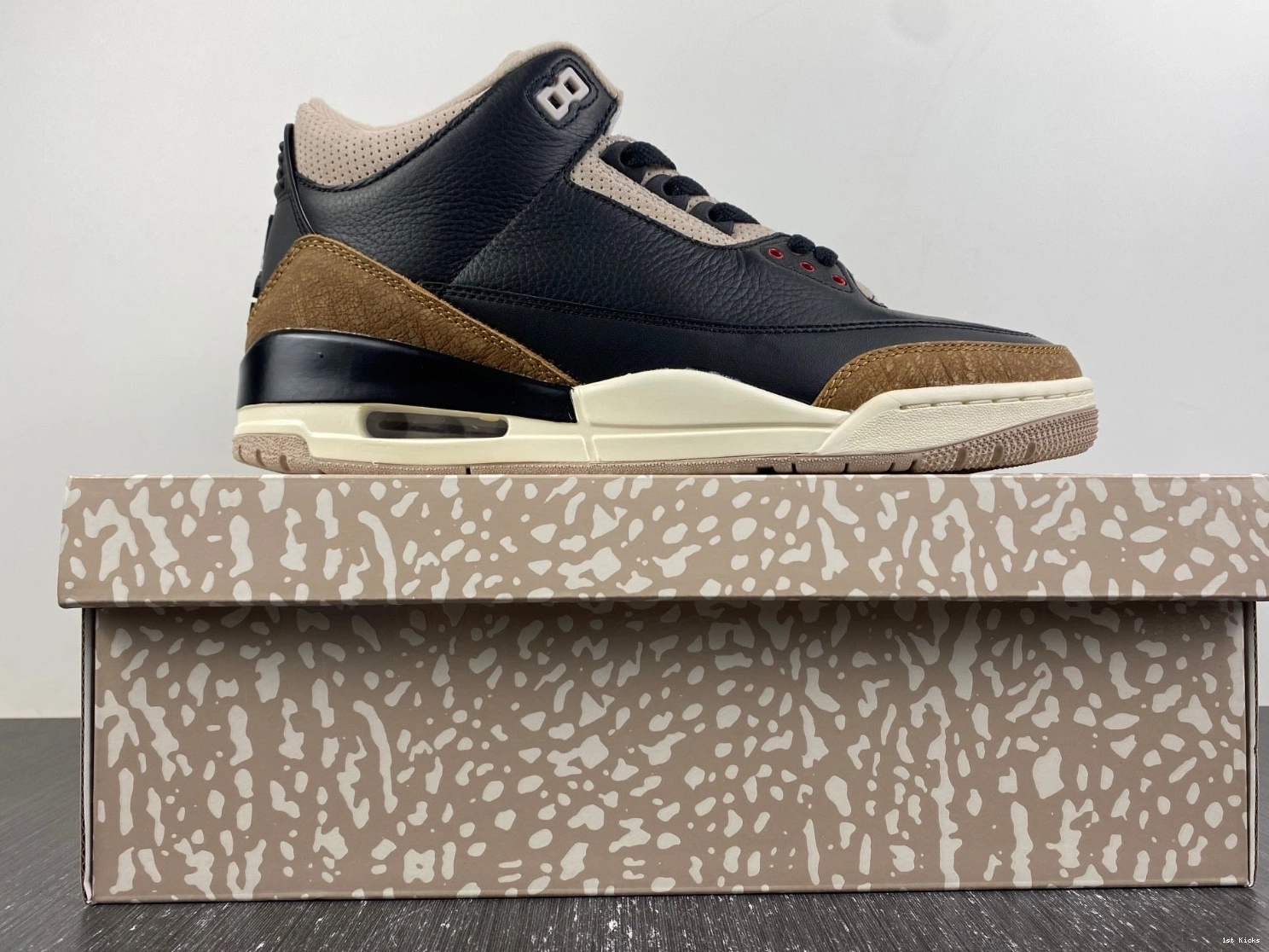 Jordan CT8532-008 Air Desert Cement 3 0315